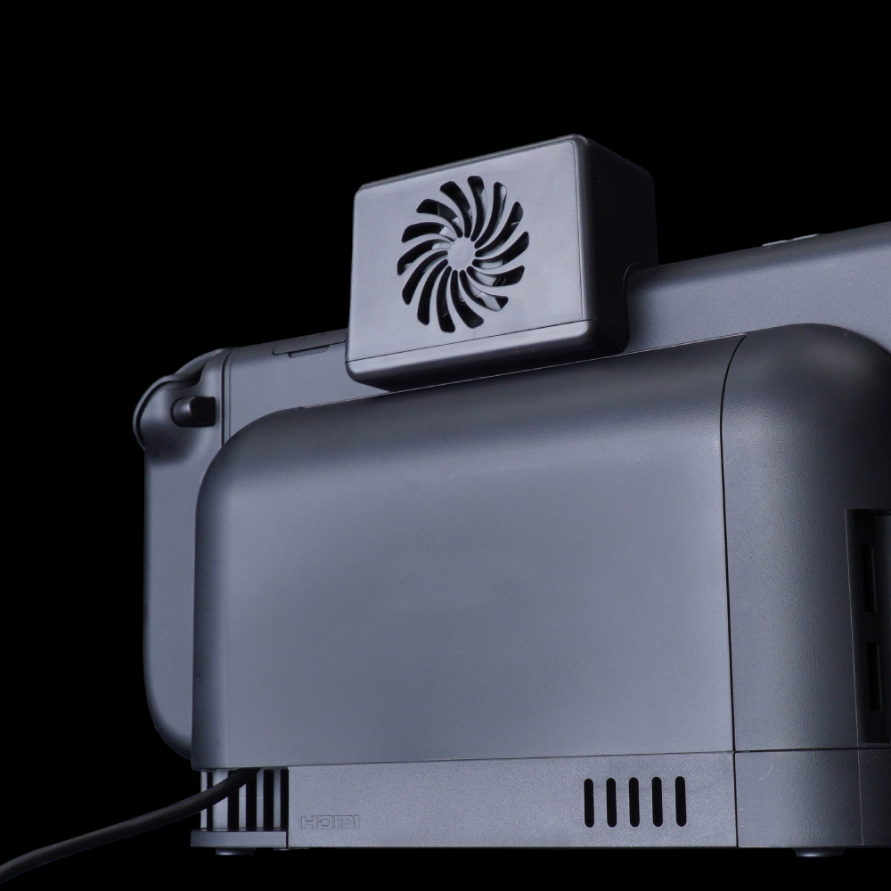 ドック使用時も安心の非干渉設計