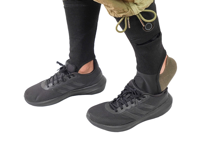 靴の中を暖める「足甲ヒーター」