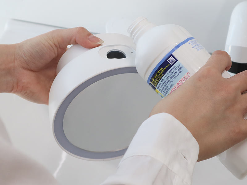 LEDミラー付　浮かせるオートソープディスペンサー