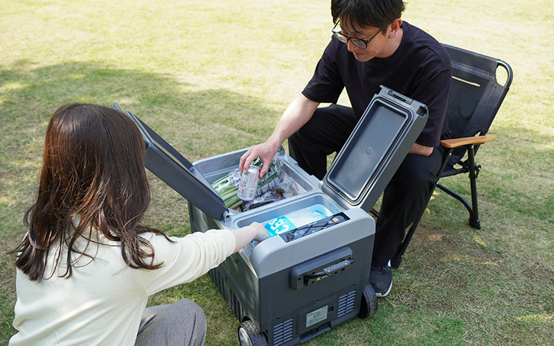 キャスター付き車載用2ドア冷凍冷蔵庫45L