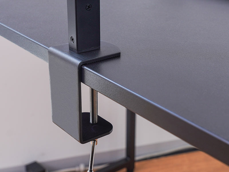 どこでも照らす可変式3面デスクライト