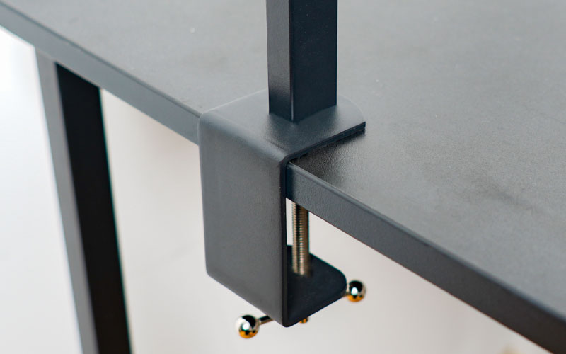 面で照らす可変式3面デスクライト