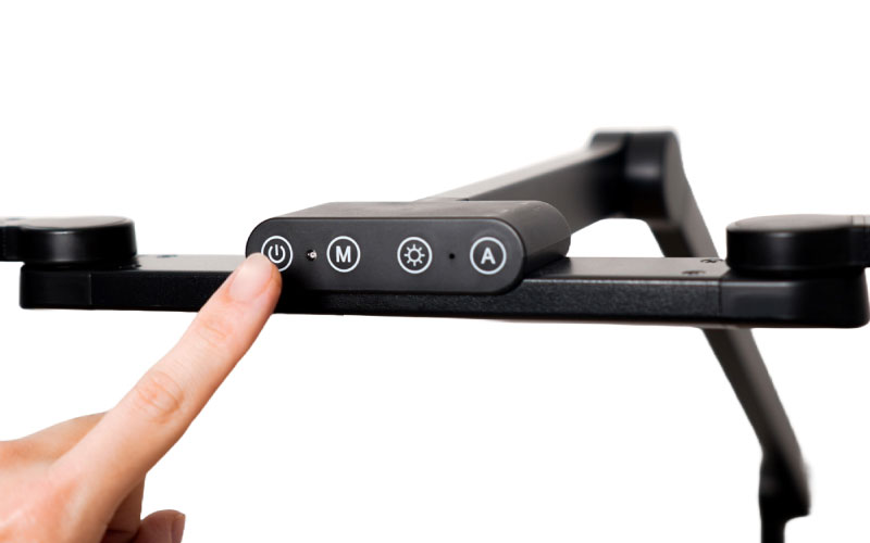 面で照らす可変式3面デスクライト