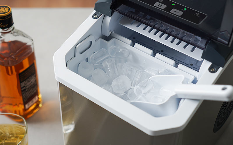 透き通った氷がつくれる高速製氷機「クリアアイスゴロン」