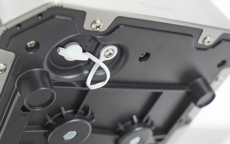 透き通った氷がつくれる高速製氷機「クリアアイスゴロン」