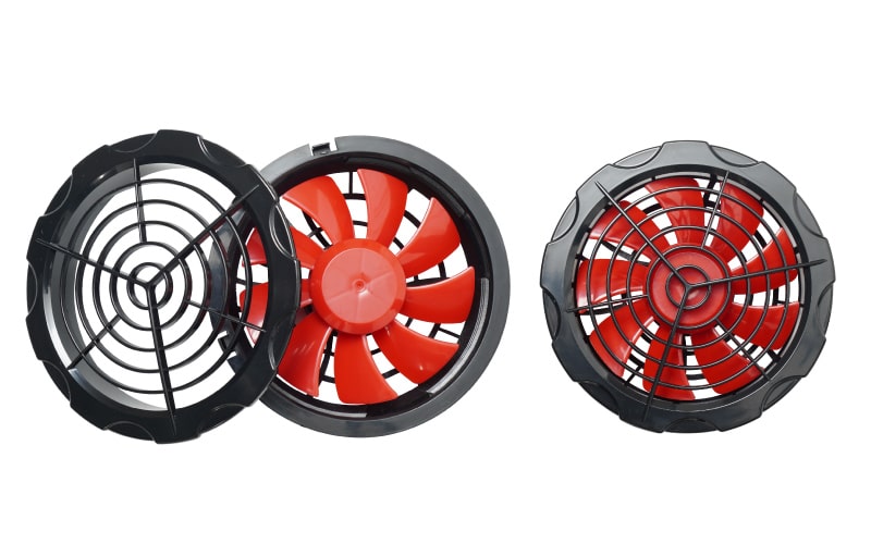 ツインファンで蒸れずに快適「セナクール アウトドアチェア」