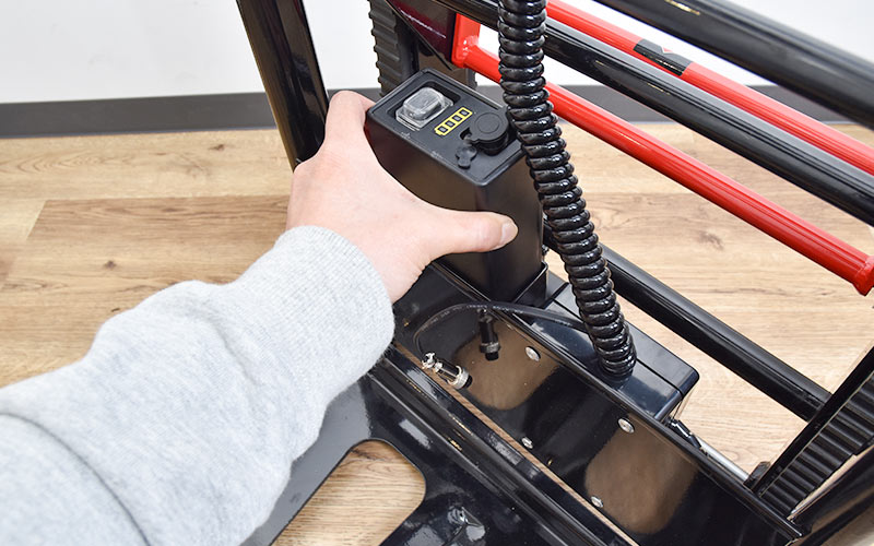 軽量電動階段台車45