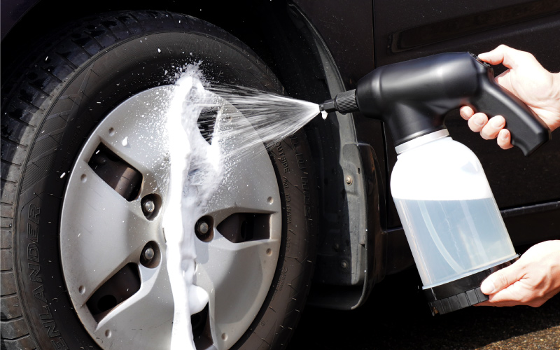 ミニバンもこれ一本「電動洗車フォームガン」