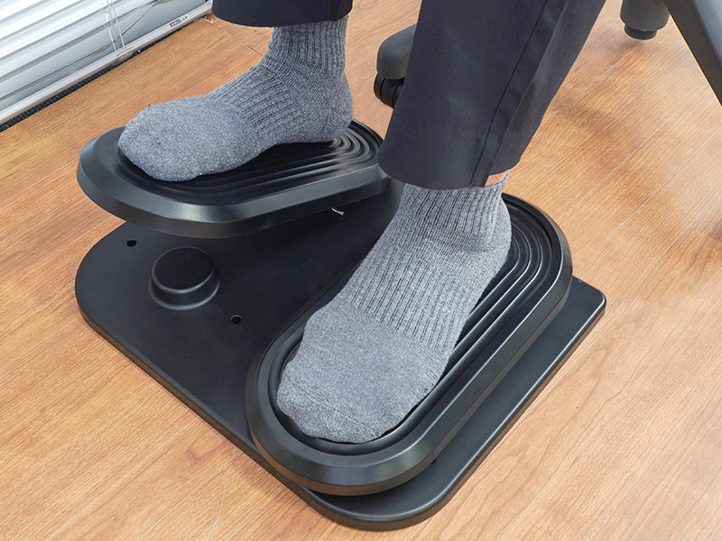 足踏み運動フットレスト「座りながランニング。」