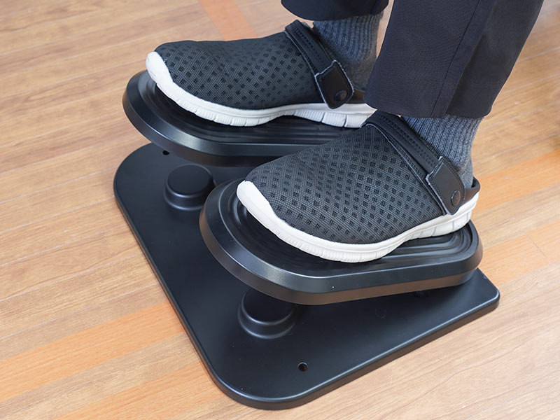 足踏み運動フットレスト「座りながランニング。」