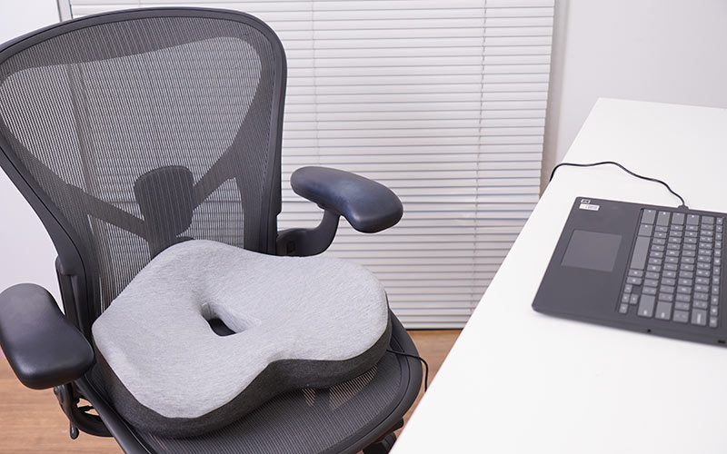 美姿勢サポートヒータークッション「ももぽっか」