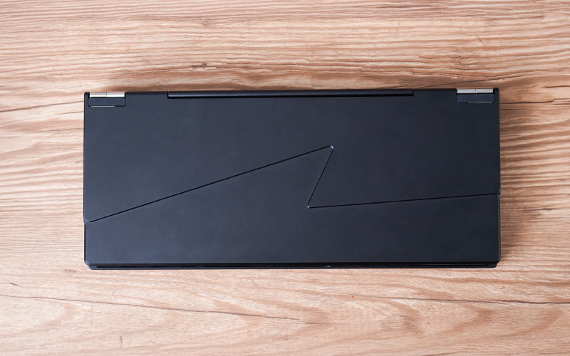 10インチモニター搭載メカニカルキーボード