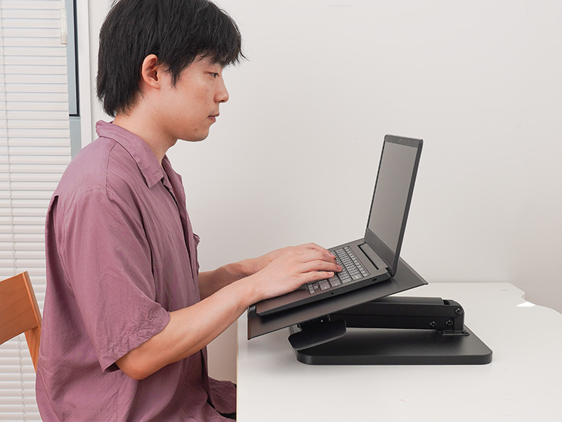 片手で簡単昇降ワイドPCスタンド | 【公式】サンコー通販サイト
