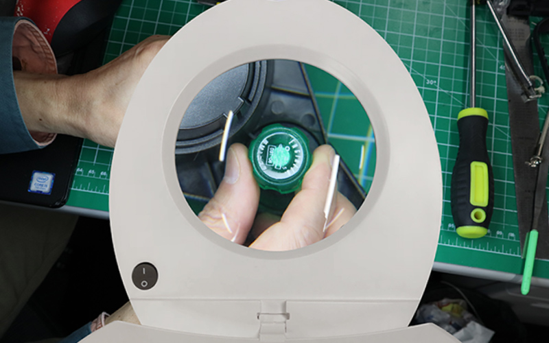 無段階調整可能!45LEDライト付きクランプ式フレキシブルアームルーペ