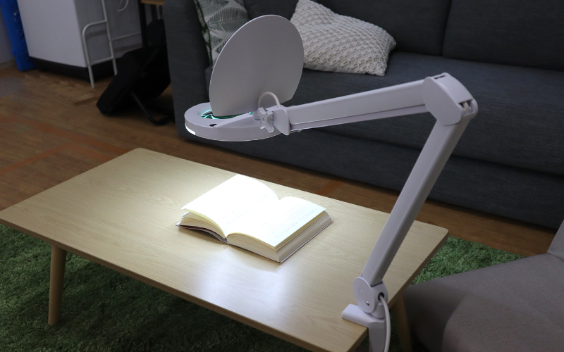 無段階調整可能!45LEDライト付きクランプ式フレキシブルアームルーペ