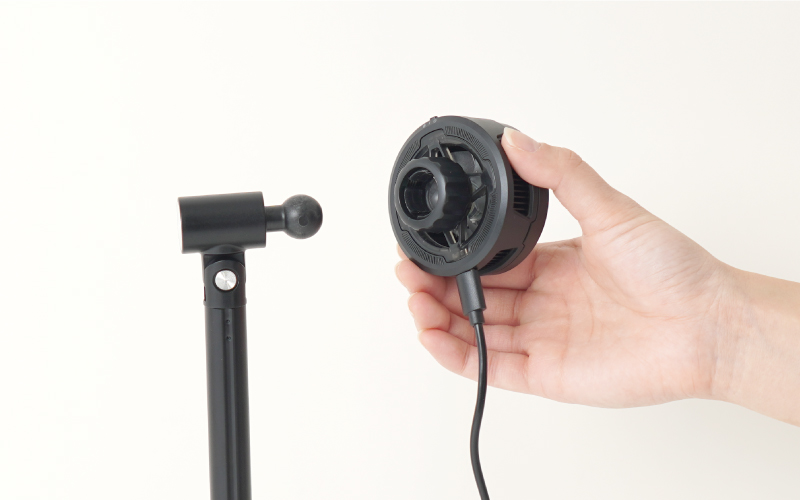 冷却して熱暴走を防ぐ「MagSafe充電スタンド」