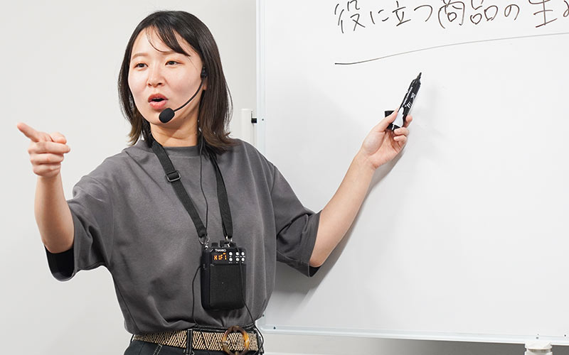 その場で録音再生できる多機能ポータブル拡声器