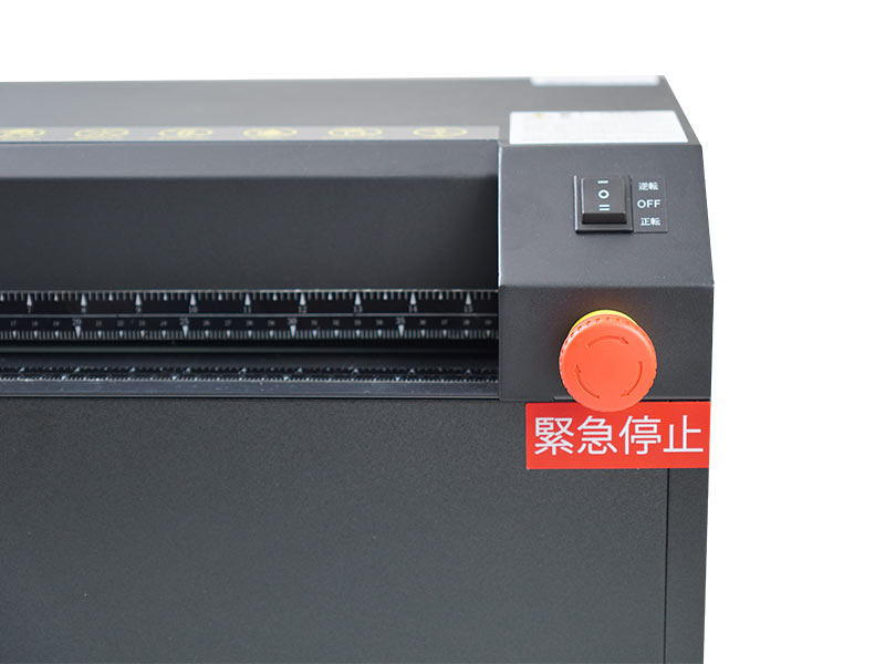 緩衝材を作れる卓上型段ボールシュレッダー