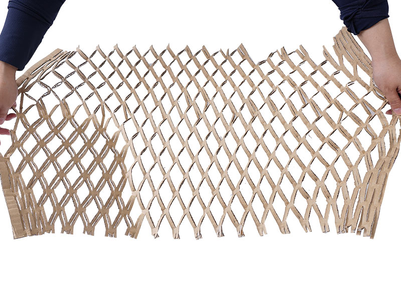 緩衝材を作れる卓上型段ボールシュレッダー