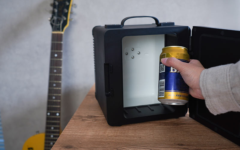 スピーカー内蔵ギターアンプ型冷蔵庫