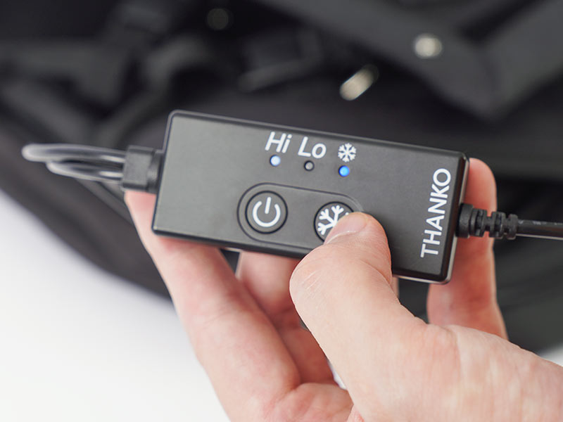 ひんやり蒸れない「リュックスペーサー」