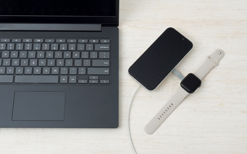 LEDミラー付き「3in1ワイヤレスチャージャー」