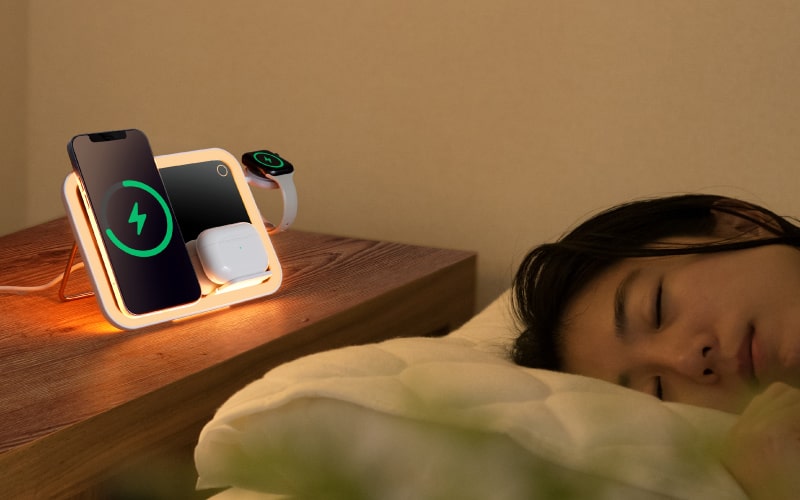 LEDミラー付き「3in1ワイヤレスチャージャー」